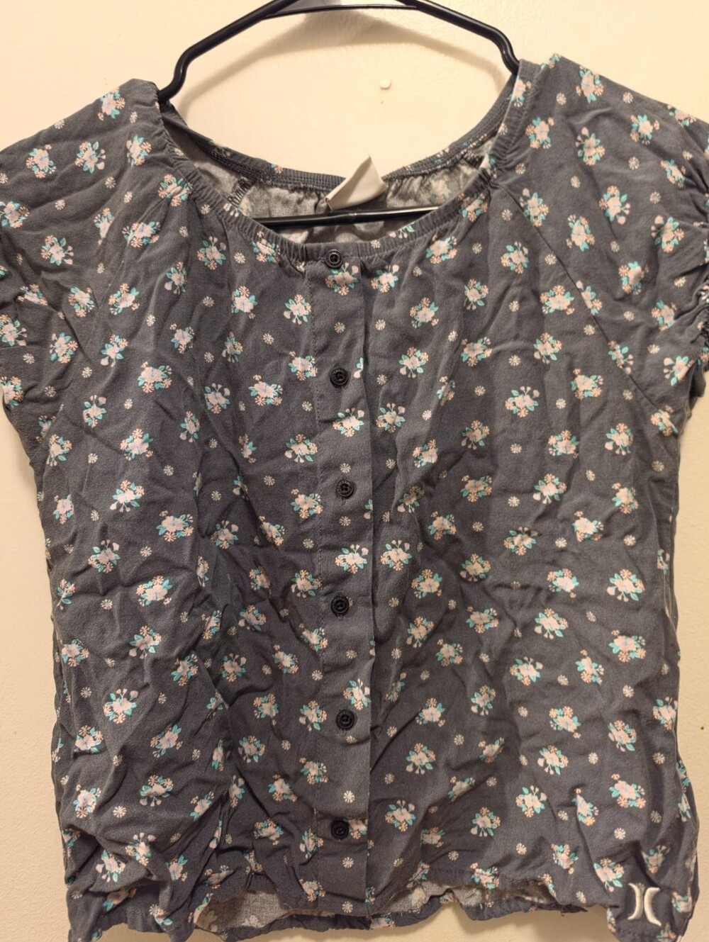 Hurley Gray Floral Button-Up Blouse with Mint Accents